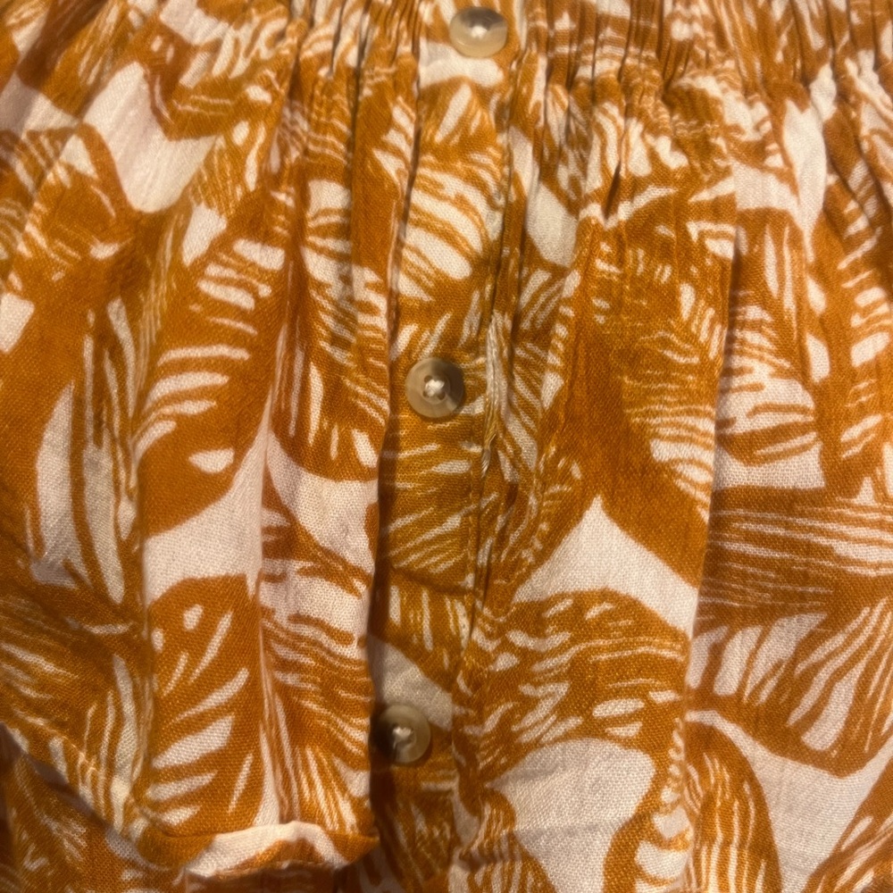 Derek Heart Off-Shoulder Ruffle Top. Size medium - Picture 4 of 9